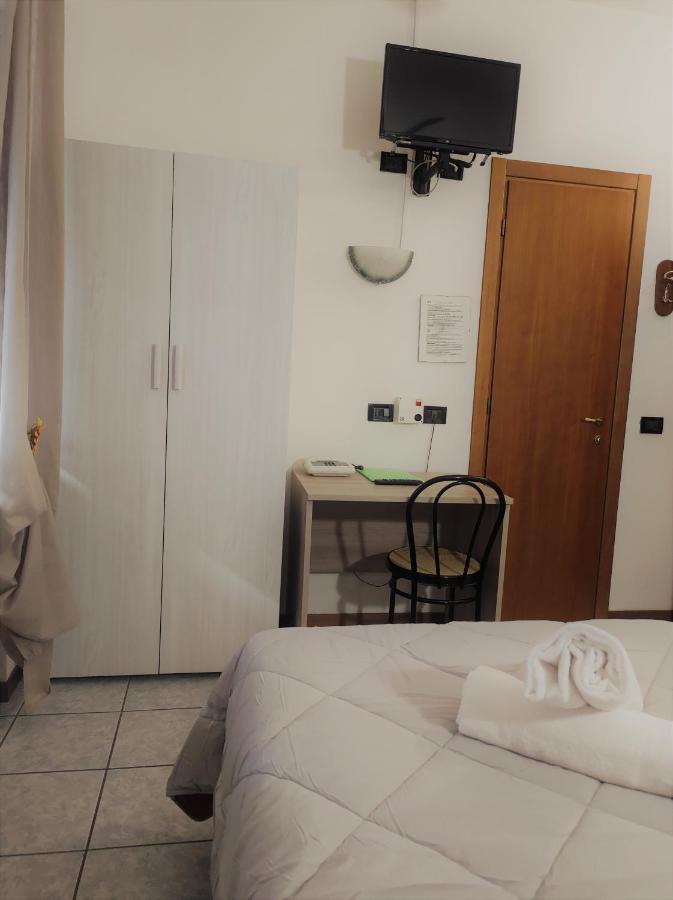 Hotel Marinoni Ломацо Екстериор снимка