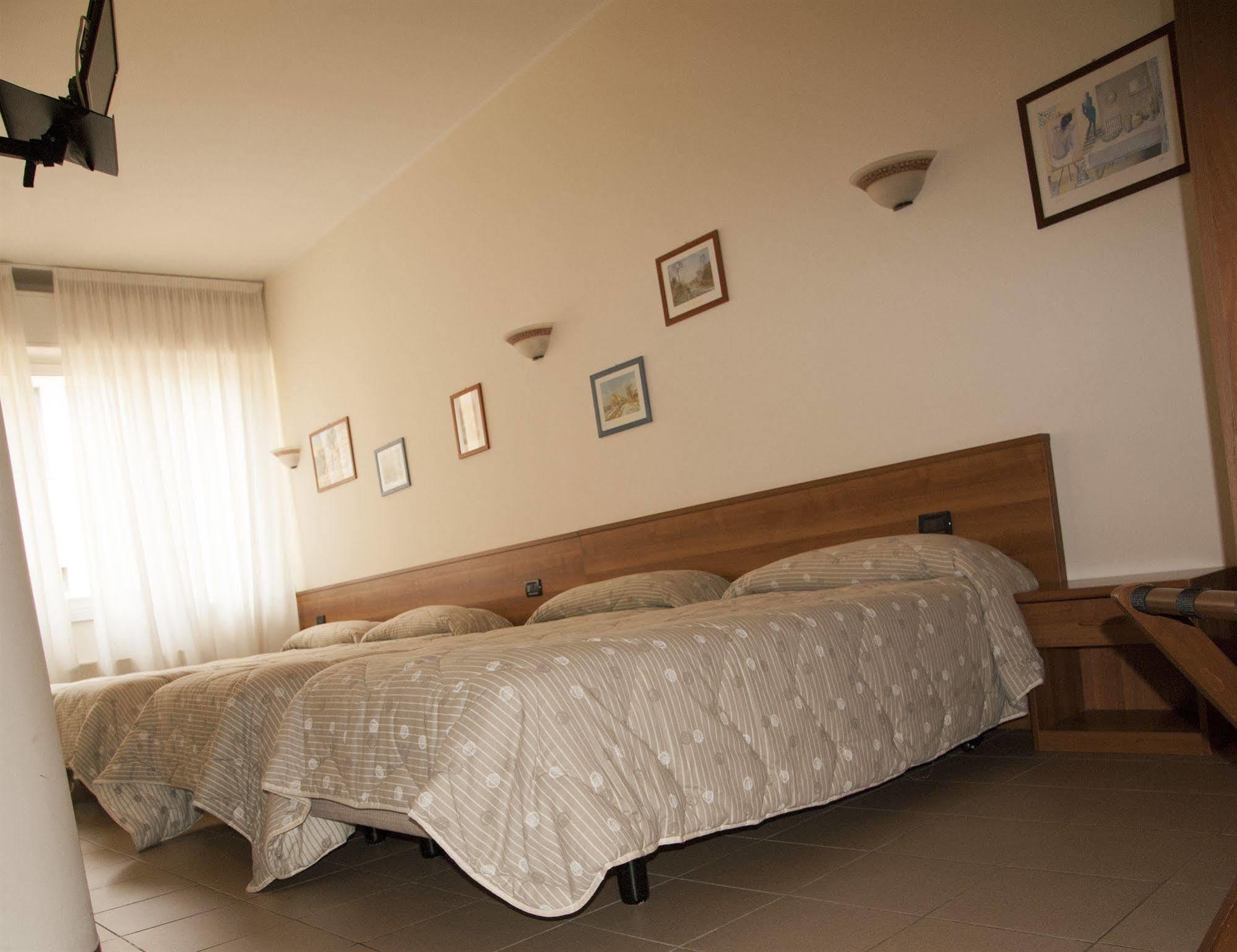 Hotel Marinoni Ломацо Екстериор снимка