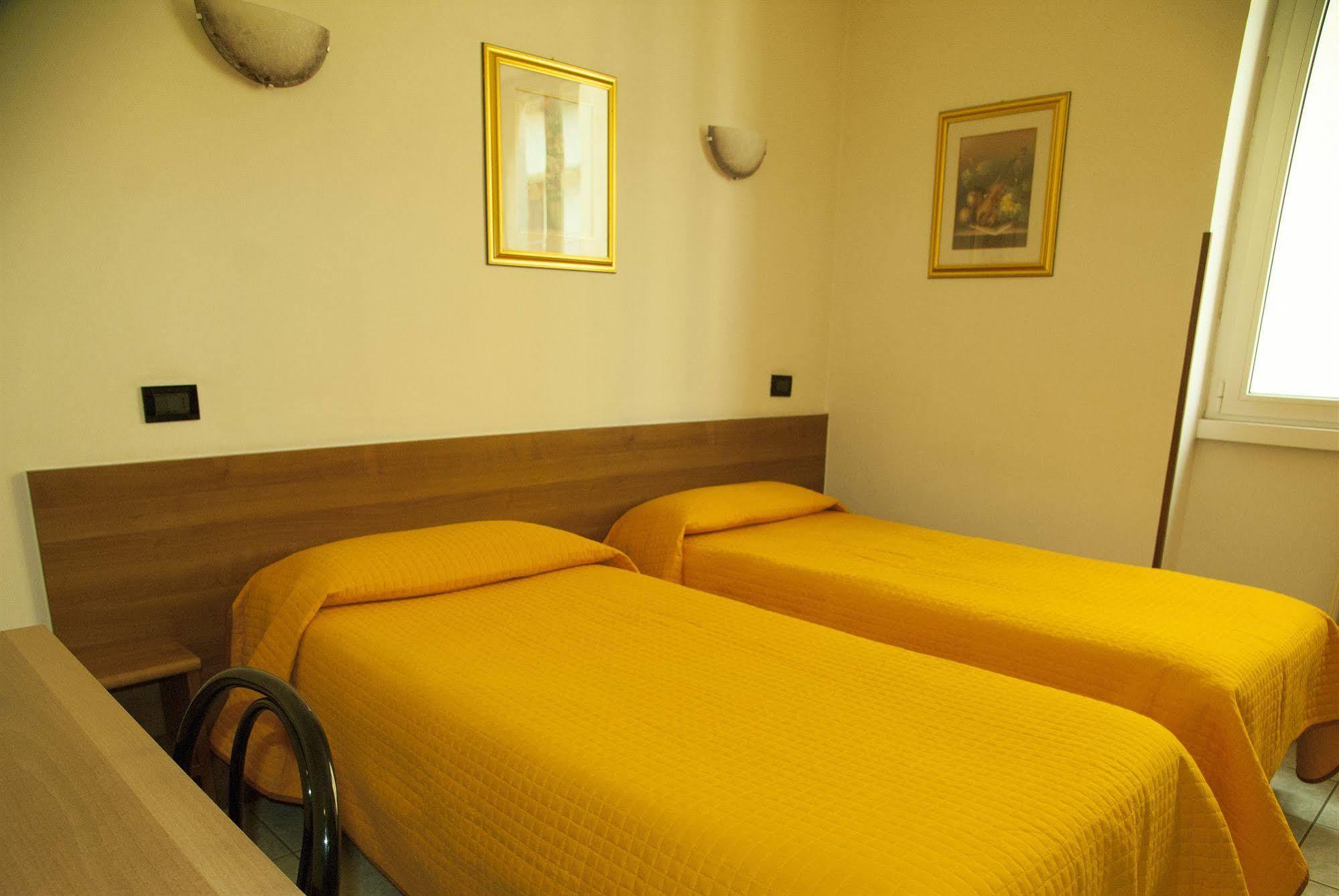 Hotel Marinoni Ломацо Екстериор снимка
